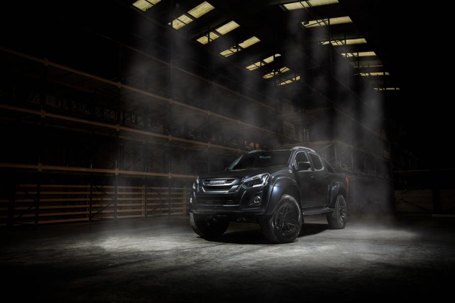  Isuzu D-Max Stealth by Arctic Trucks 2018 года  (UK) (фото 1 из 12)